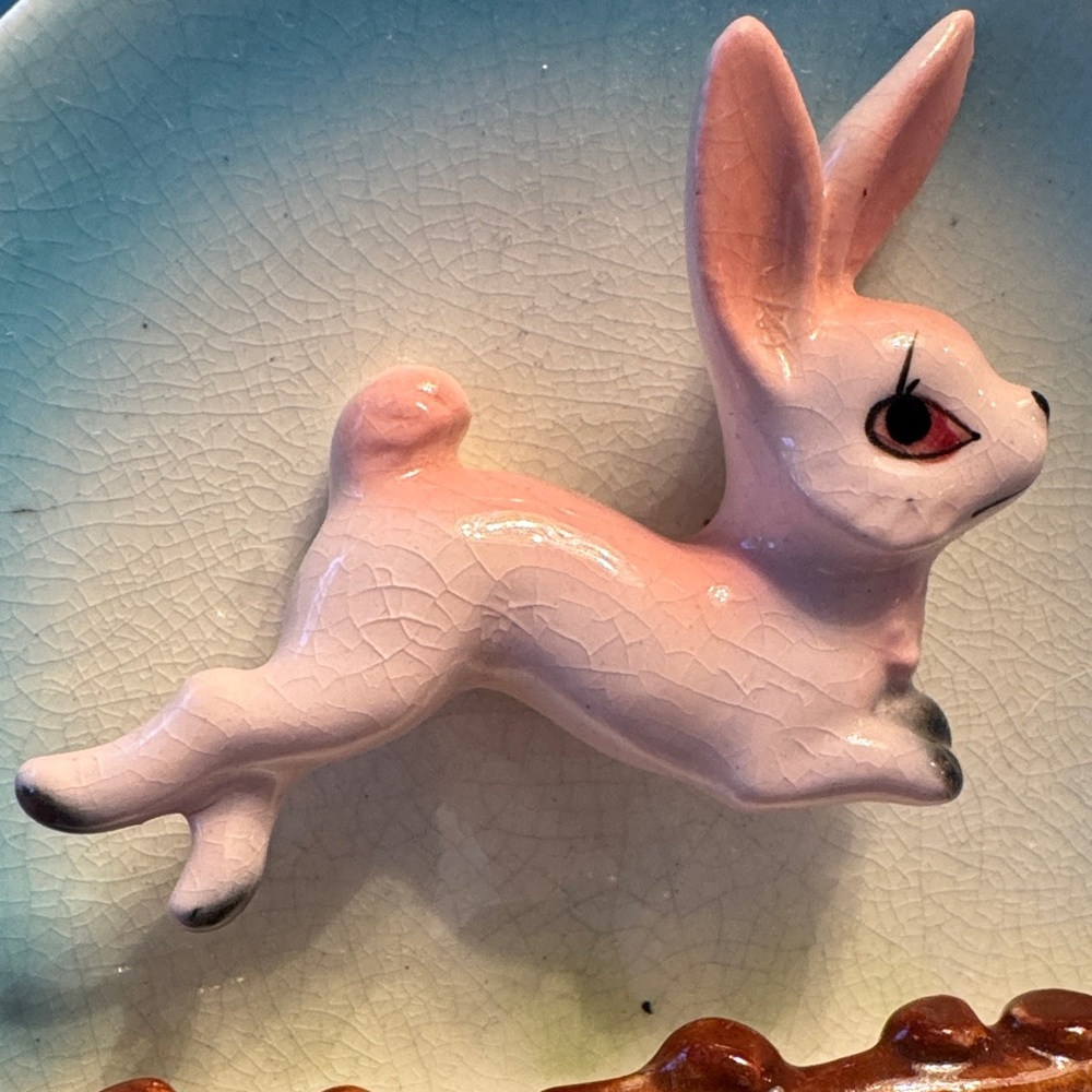 Vintage Ceramic Bunny Wall Plate - Picture 3 of 3